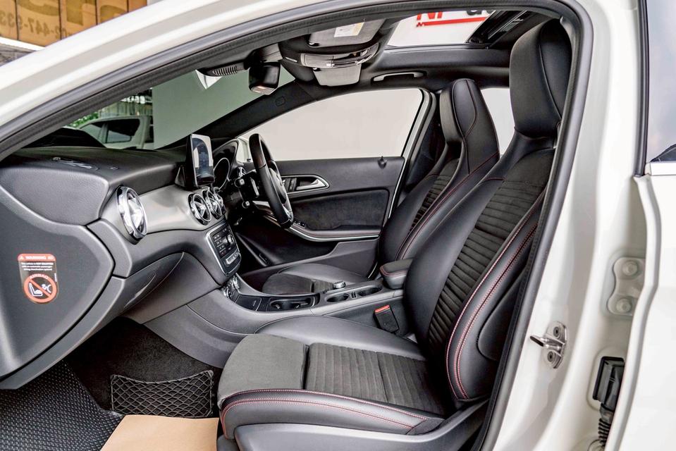 รหัสรถ NP119 BENZ GLA250 AMG FACELIFT 2019 14