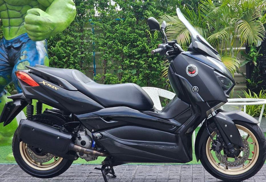 Yamaha XMAX 300 สีดำด้าน 1