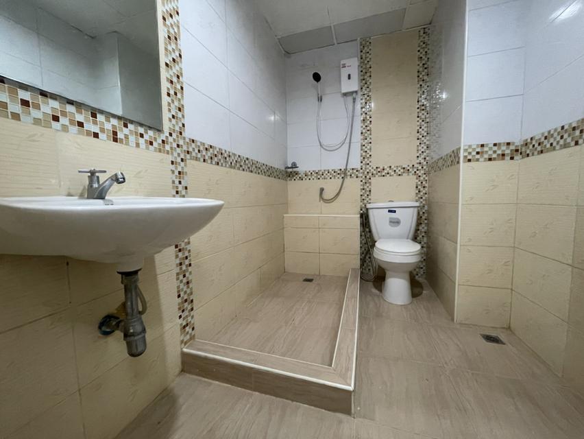 ขายพร้อมผู้เช่า ทาวน์เฮ้าส์ 3 ชั้น รามคำแหง 78 แยก 2 หมู่บ้านเดชา 2 ซอย2 ทำเลดี เดินทางสะดวก 12