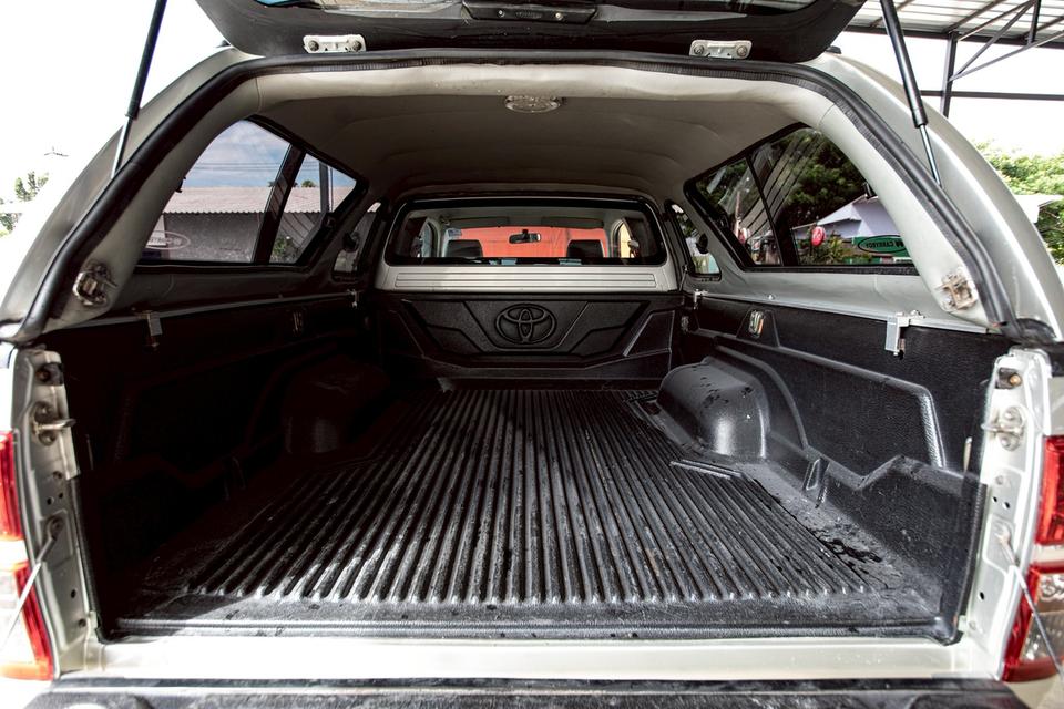 Toyota Vigo Champ Cab 2.5J ดีเซล เกียร์ธรรมดา ปี 2011 สีเทา มือเดียวป้ายแดง 14