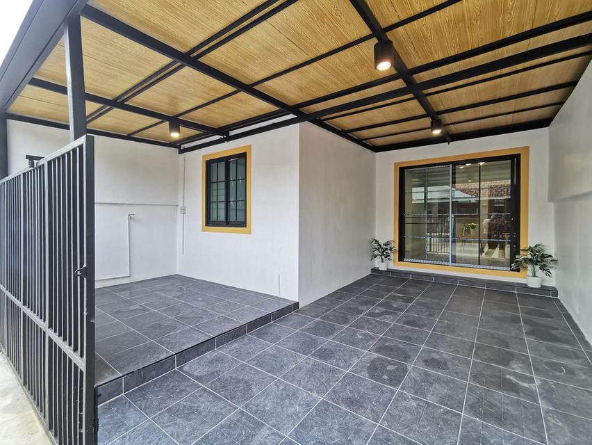 บ้านมือสองรีโนเวทใหม่พร้อมอยู่