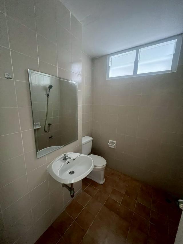 ขายบ้านเดี่ยว สูง 2 ชั้น เนื้อที่ 50 ตรว. หมู่บ้านประภาวรรณ์โฮม 2 ถนนสุวินทวงศ์ 28 14