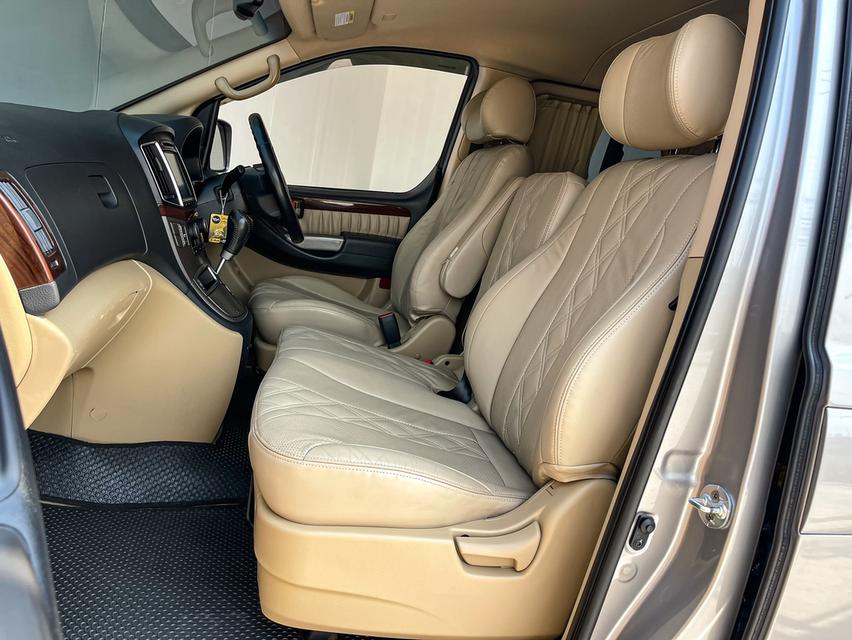 ขาย Hyundai Grand Starex 2.5Vip ปี17 13