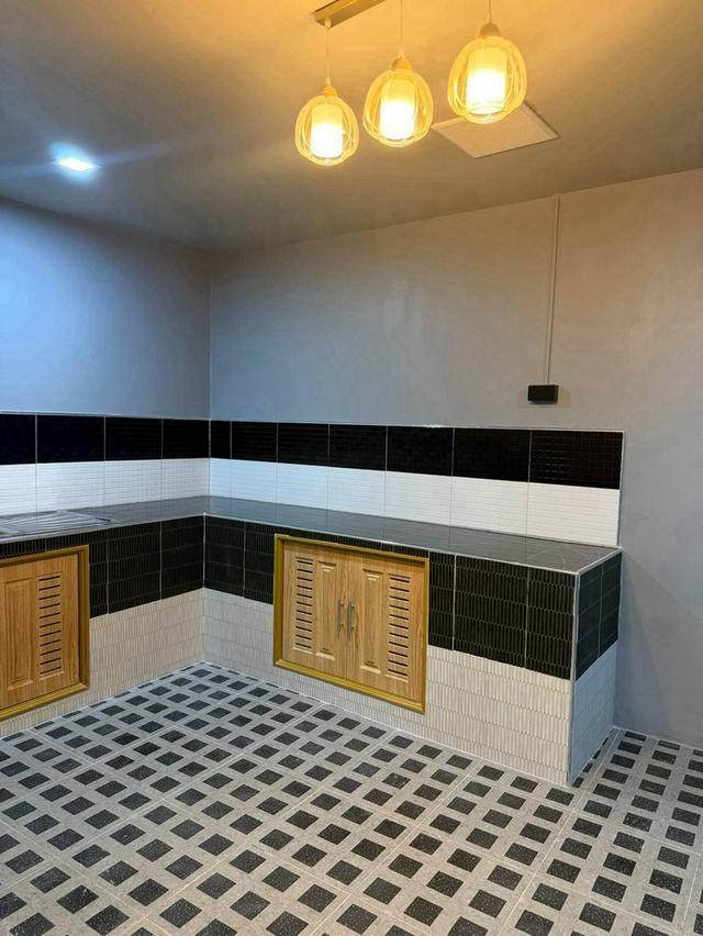 หมู่บ้านบุษกร-รัตติยา ติดถนนกาญจนาภิเษก ทาวน์เฮาส์ 2 ชั้น ตกแต่งใหม่พร้อมอยู่ ทำเลดี เดินทางสะดวก 9