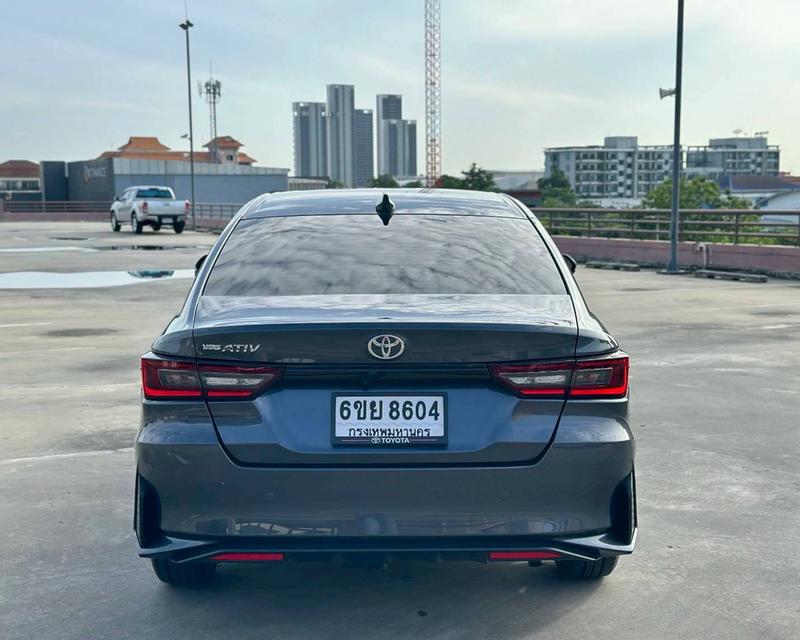 TOYOTA YARIS ATIV 1.2 PREMIUM เกียร์  Auto สีเทา ปี 2022 7