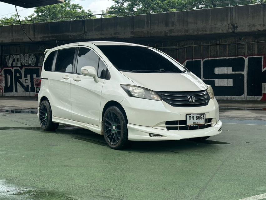 ขายรถ Honda Freed 1.5E ปี 2013 สีขาว เกียร์ออโต้