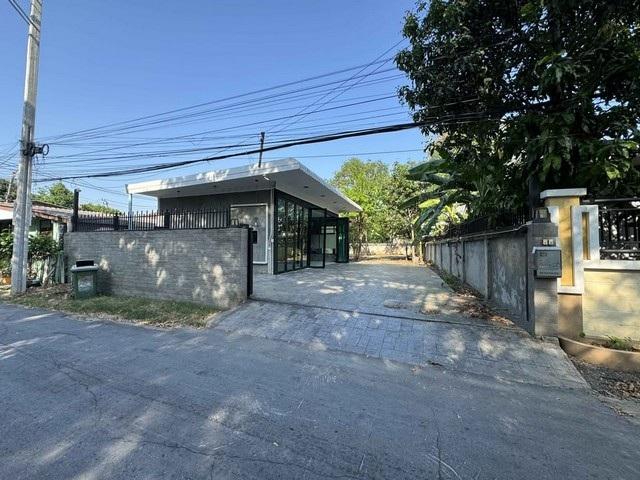 ขายที่ดินพร้อมสิ่งปลูกสร้าง 100 ตารางวา โยธินพัฒนา 1  ใกล้เลียบทางด่วนรามอินทรา ทำเลดีมาก เหมาซื้อสร้างบ้าน จากถนนประดิษฐ์มนูธรรมถึงแปลงที่ดินเพียง 50 3