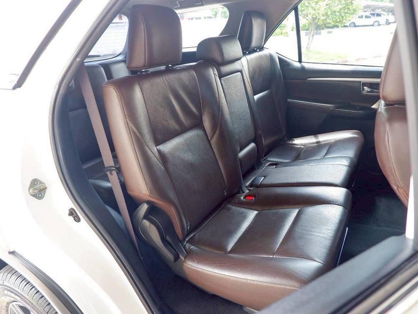 รหัสรถ QT103 Toyota Fortuner 2.8 V เกียร์ออโต้ สีขาวมุก ปี2015 9