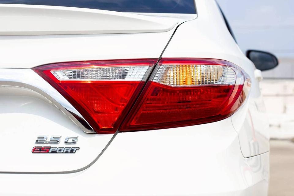 ขาย Toyota Camry 2.5G Esport ปี17 17