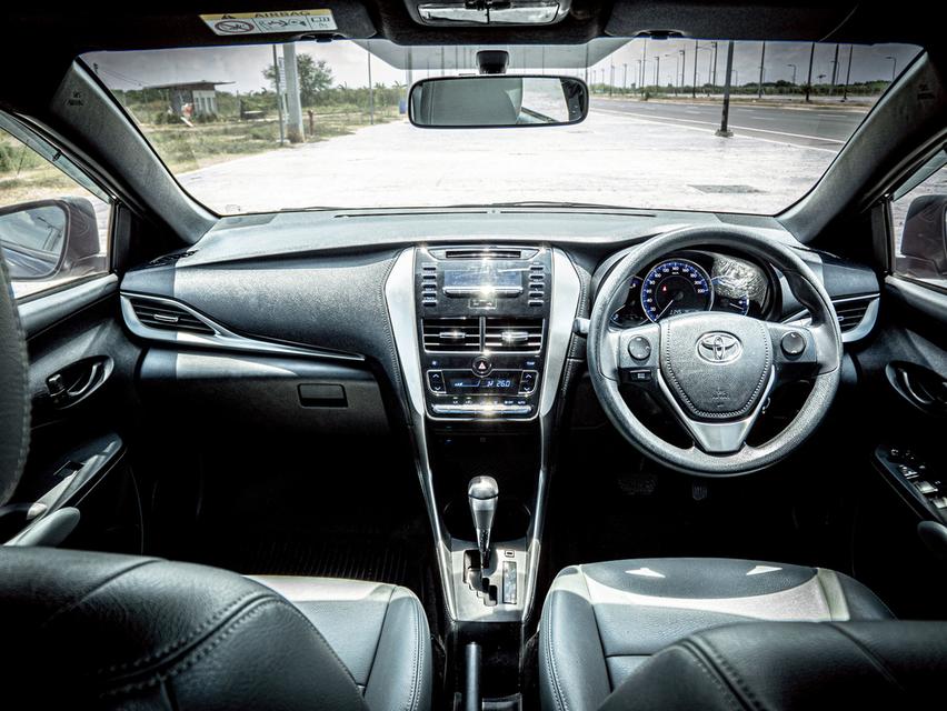 Toyota Yaris 1.2E ปี 2018 สีดำ  17