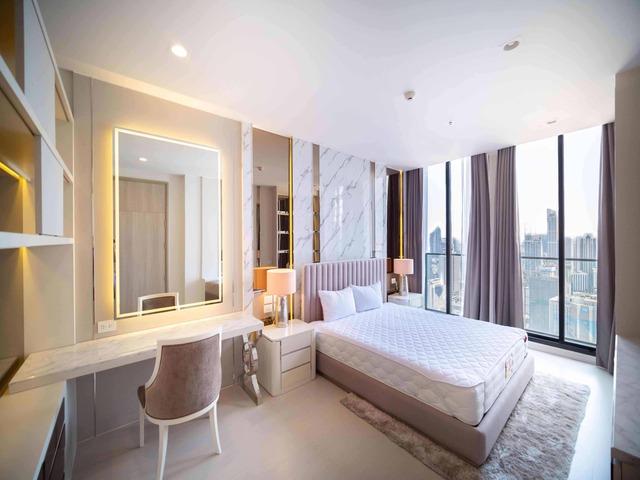 Luxury High-Rise 2BR at Noble Ploenchit | BTS Ploenchit Access 3