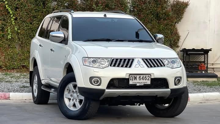 Mitsubishi Pajero Sport สีขาว ปี 2011