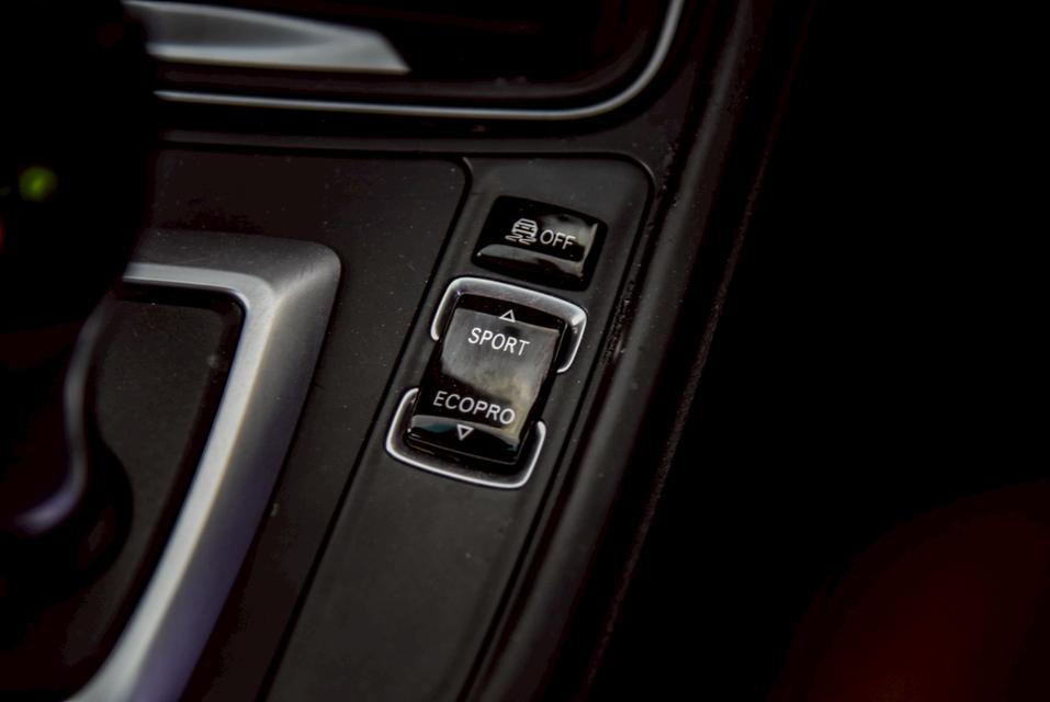 รหัสรถ CBL4904 BMW 320i 2.0 Luxury [F30] AT 2015 14
