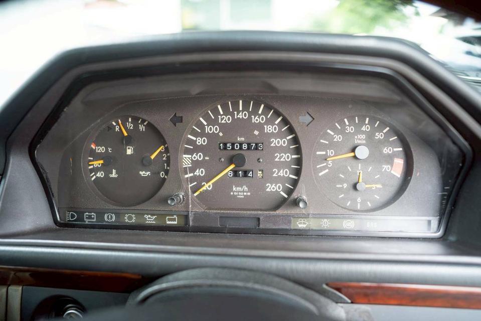 Mercedes-Benz CE280 W124 1993 (Classic Coupé) 17