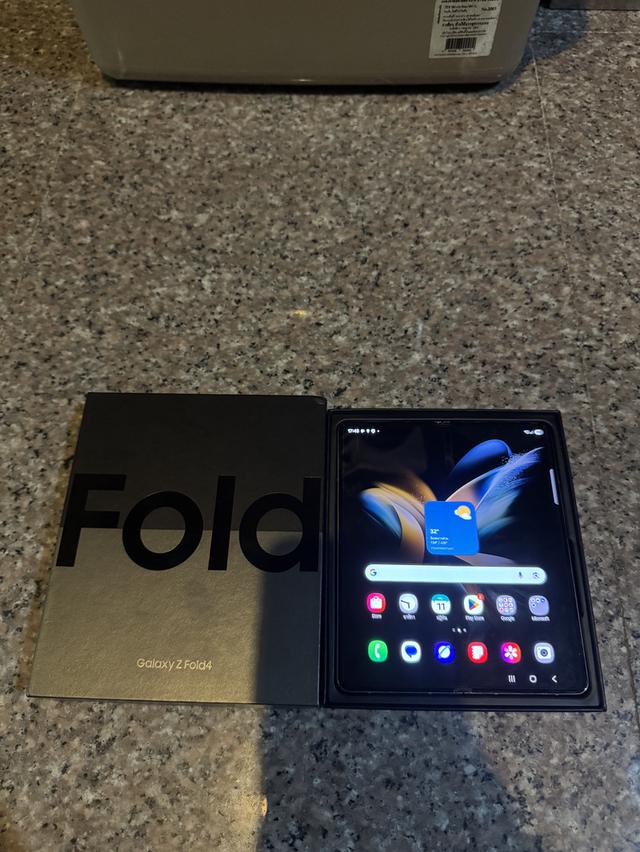 ขายSamsungFold4สีใหม่หายากBeige512กิ๊กมีกล่องไร้รอยตกจอกางสุดไม่มีจุดไม่มีเส้นไม่เบรินใช้งานดีถูกๆ
