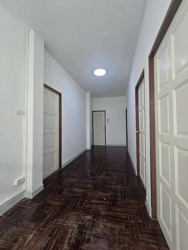 ขายหรือให้เช่าบ้านเดี่ยวรามคำแหง100ตร.วา 11