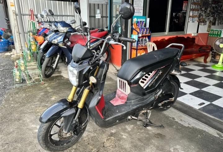 Honda Zoomer X สีดำ 3