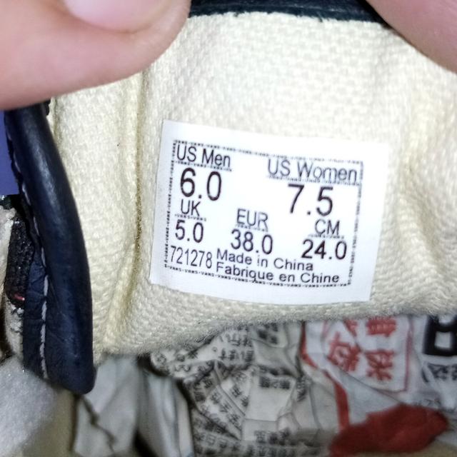 VANS รองเท้าผ้าใบมือสอง สวยชิคๆ จัดส่งฟรี! เก็บปลายทาง 8