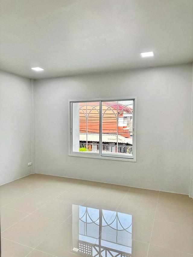 บ้านสวยทำเลค้าขายได้ หมู่บ้านปิยวรารมย์ เฟส 1 ต้นโครงการ ถนนบ้านกล้วย–ไทรน้อย อำเภอบางบัวทอง นนทบุรี 11