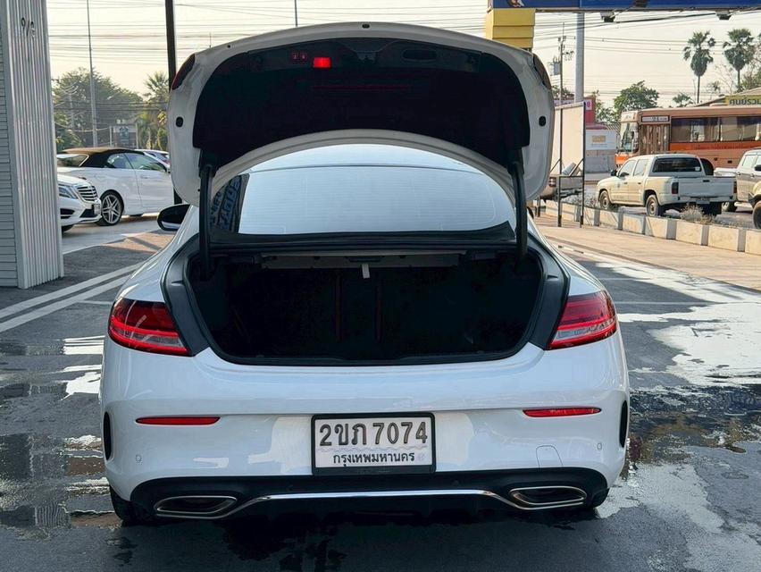 C200 COUPE (facelift) AMG Dynamic สีขาว เกียร์ออโต้ รูปที่ 15