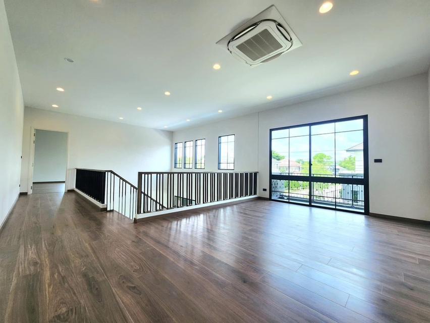 🏡 ขายบ้านเดี่ยวหรู เศรษฐสิริ ราชพฤกษ์–สาย 1 ที่ดิน: 167 ตร.ว. พื้นที่ใช้สอย: 499 ตร.ม. บ้านหันหน้าทิศเหนือ 5 ห้องนอน | 6 ห้องน้ำ 13