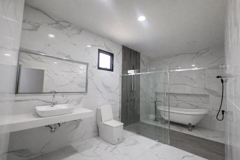 โรงงาน/โกดัง/ออฟฟิต ทรัพย์สวยสุดๆๆ ในตลาด  ต.คลองมะเดื่อ อ.กระทุ่มแบน 18