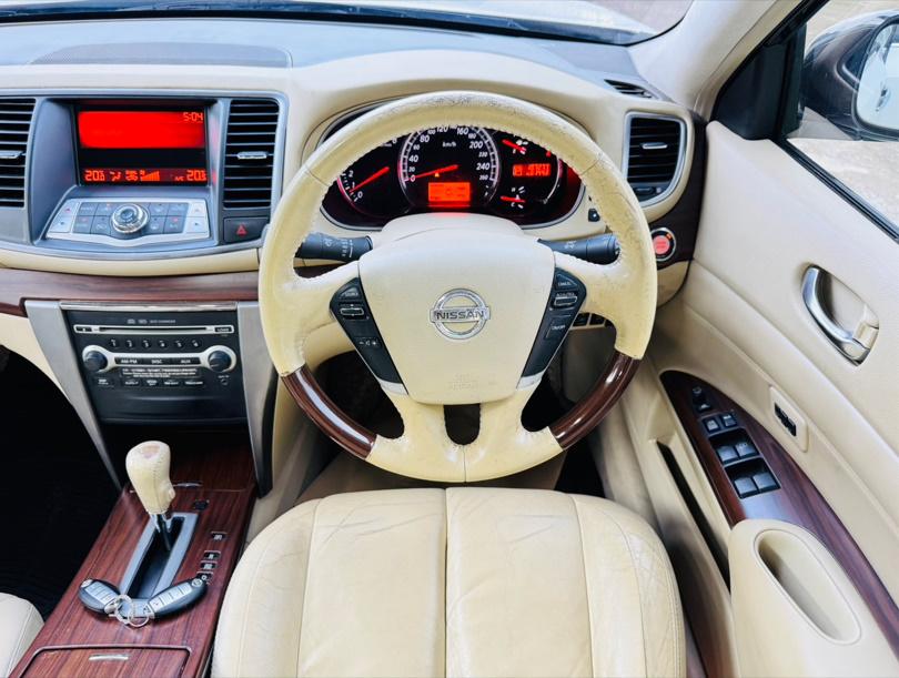 2010 เกียร์ออโต้ Nissan TEANA 2.5 250 XV V Sedan 10