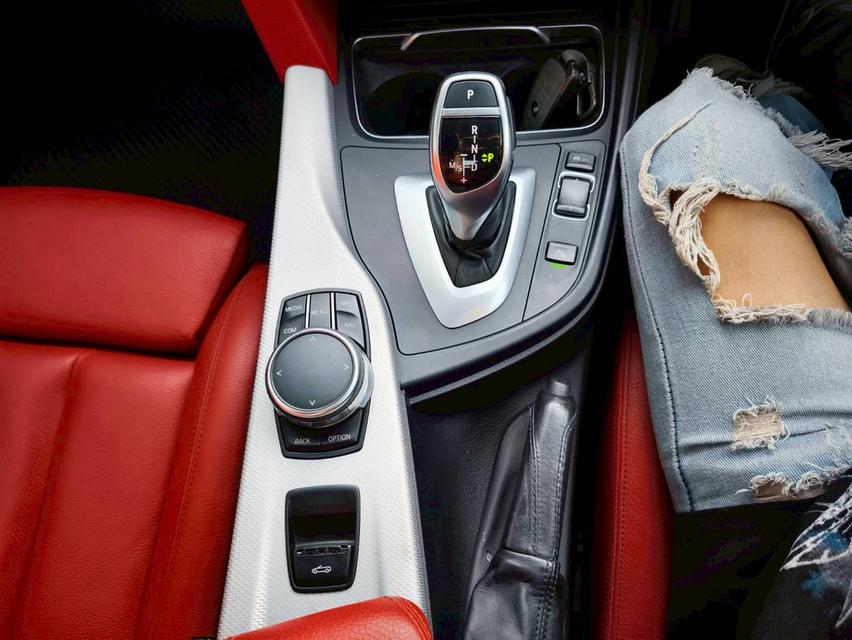 รหัสรถ KPV53 2018 BMW 430i 2.0 Convertible M-Sport สีดำ ภายในแดง 9
