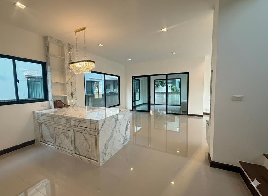 บ้านสุดหรู CASA GRAND สุขาภิบาล 5 บ้านใหม่ บ้านเดี่ยว 2 ชั้น บิ้วอินสไตล์โมเดิร์น 4 นอน 3 ห้องน้ำ 9.49 9