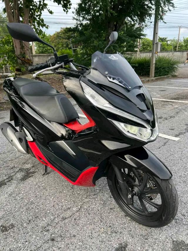 Honda PCX สีดำ 2