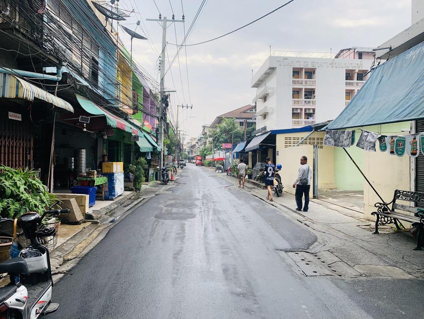ขายบ้านเดี่ยวไม้ 2 ชั้น ในซอยจรัญฯ 62 แยก 3 ติดรถไฟฟ้าศิริธร หรือแยกบางพลัด