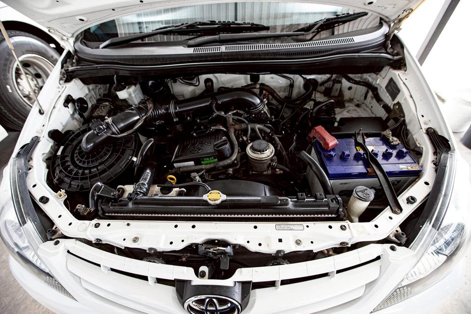 Toyota INNOVA 2.0G AT ปี 2011 สีขาว 11