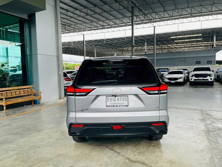 Toyota Innova 2.0 Zenix HEV Premium 2023 6