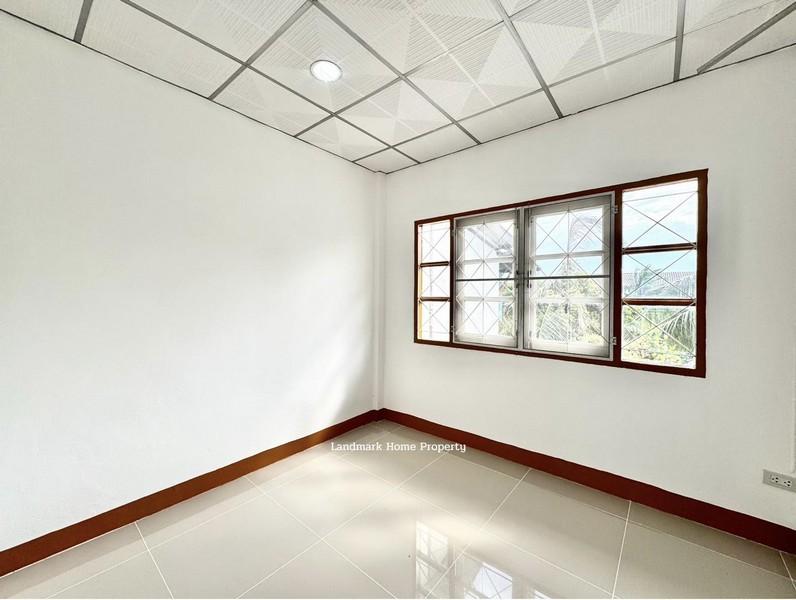 lN-070 ขายทาวน์เฮ้าส์ 2 ชั้น มบ.มนวดี ซอยวัดลาดปลาดุก บ้านสไตล์มินิมอล ออกแบบลงตัว มีเทอเรส รีโนเวทใหม่พร้อมอยู่ 5