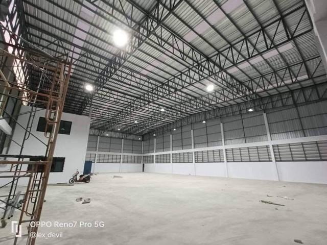 ให้เช่าโกดังคลังสินค้าบางน้ำจืดสมุทรสาครพื้นที่รวมประมาณ 1,200 ตรม.โกดังพร้อมออฟฟิศ 2ชั้น 3 ห้องน้ำ พื้นรับ น.น ได้ 3ตัน 4