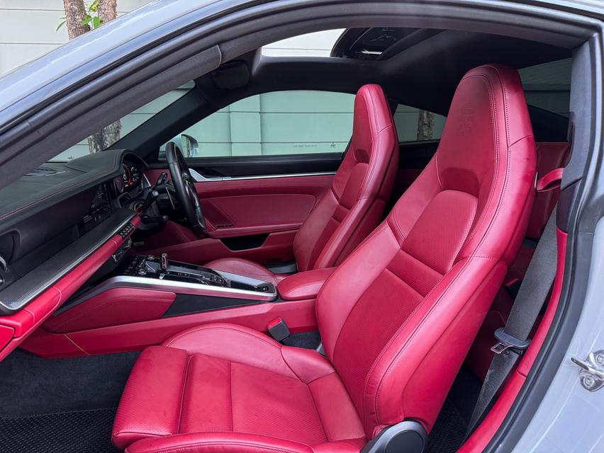 Porsche 911 Carrera S (992) Top 13