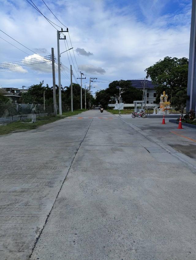 ที่ดินเปล่าถมแล้วให้เช่าในถนนนวลจันทร์ กรุงเทพมหานคร 16