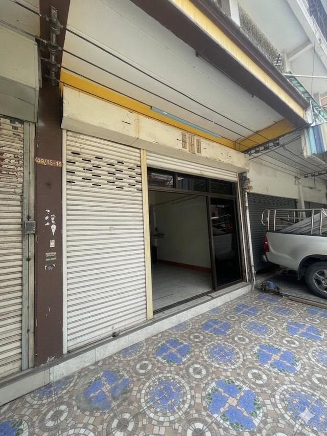 อาคารพาณิช 3.5 ชั้น ห่างทางเข้าหมู่บ้านเพียง 200 เมตร 3