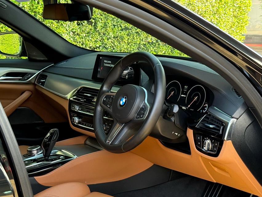 2019 BMW 530e MSPORT รถมือเดียวออกป้ายแดง รถวิ่งน้อยเพียง 90,000 กม รถเข้าศูนย์ตามระยะ ไม่เคยมีอุบัติเหตุครับ 10