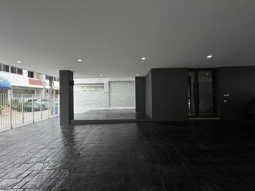 U1480 ให้เช่าโฮมออฟฟิศสร้างใหม่ 4 ชั้น มีลิฟต์ในตัว ย่านพระราม 9 Boutique Office 168 หมู่บ้านทวีมิตร ซอย 5 ถ.พระราม 9 ห้วยขวาง 6