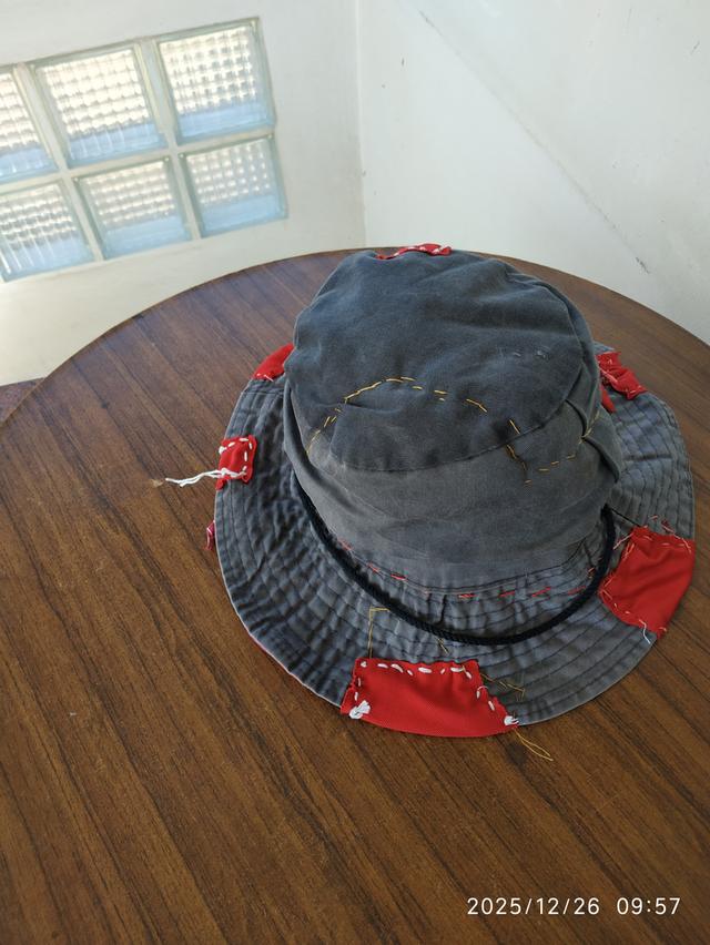 หมวกวิเศษ แผ่นยันต์ตามรูป