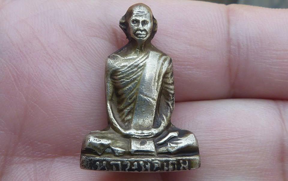 รูปหล่อหลวงพ่อเดิม วัดหนองโพธิ์