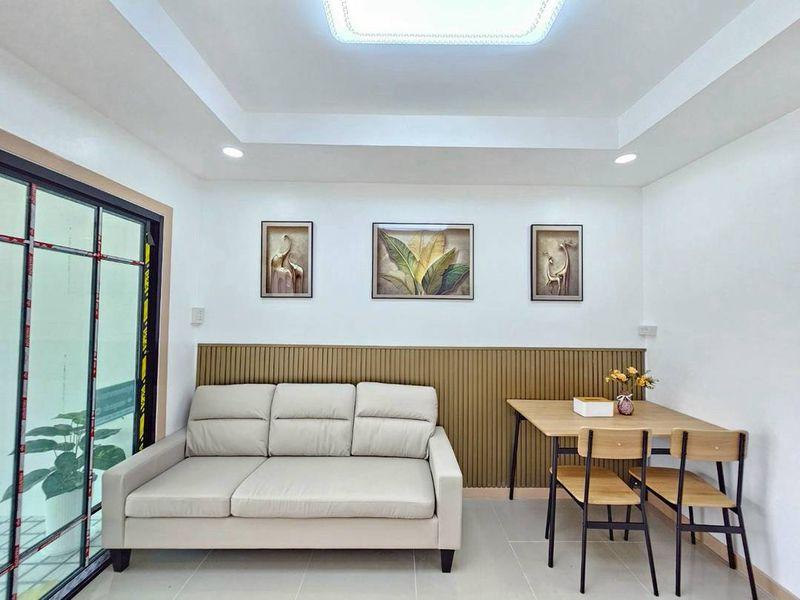 หมู่บ้านพฤกษา3  ถนนวัดลาดปลาดุก บางบัวทองทาวน์เฮาส์ชั้นเดียว ตกแต่งใหม่พร้อมอยู่ หน้ากว้าง6เมตร 7