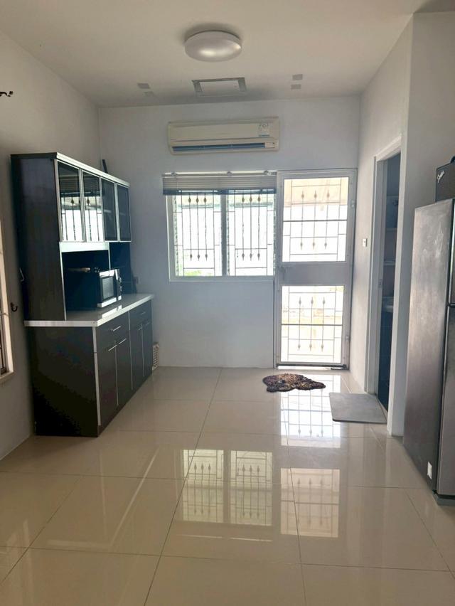 ขาย ทาวน์โฮม HS090 หลังมุม ติดสวน อารมณ์บ้านเดี่ยว บ้านบึง ชลบุรี ไลท์ โฮมทาว์น 132 ตรม 43.4 ตรว ทำเลดี ราคาถูฏ ใกล้ QMB 4