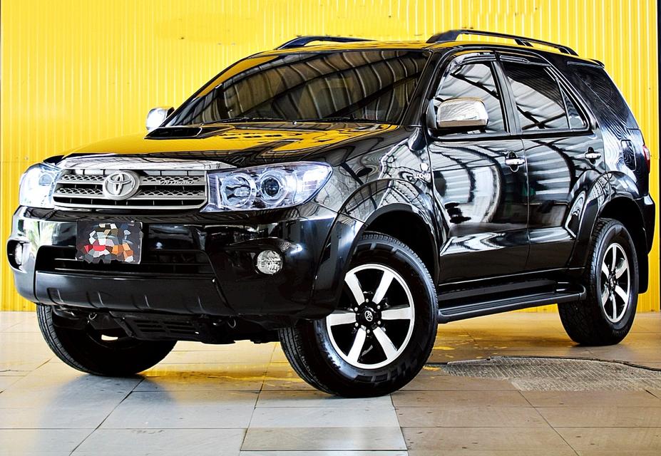 fortuner 3.0 v 4wd ปี 11 สภาพสวยเดิม ไมล์แท้พร้อมใช้ ราคานี้คุยกันได้ครับ