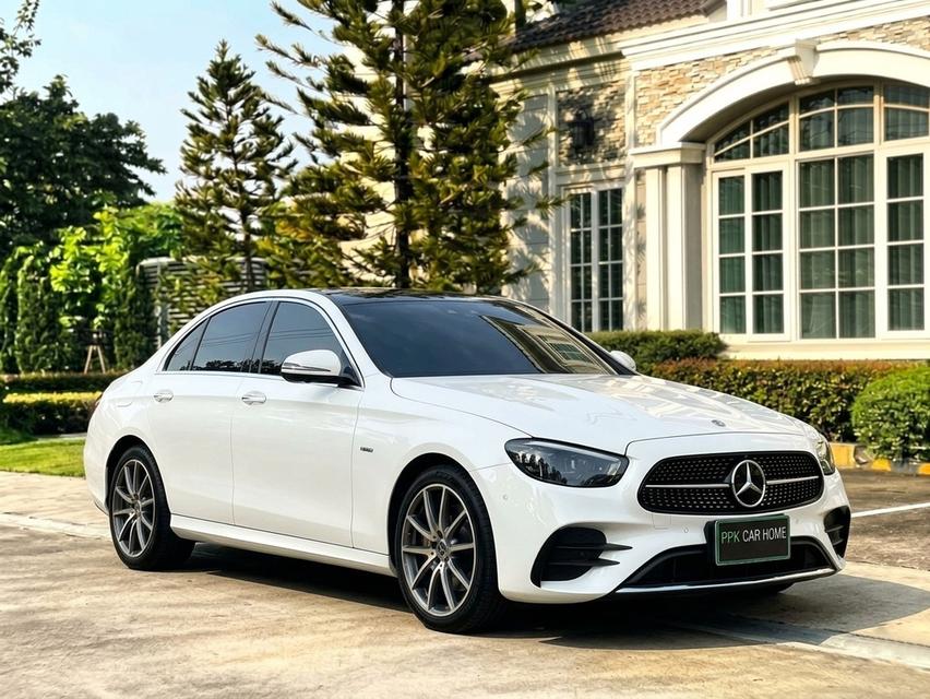 ออกรถ ปี 24 Mercedes-Benz E 300 e AMG Dynamic TOP สุด