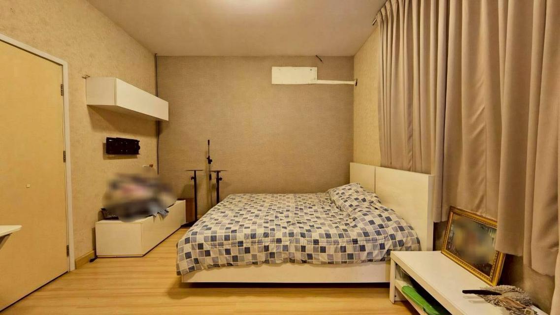 ขายด่วนทาวน์โฮม 2ชั้น 21 ตรว.  หลังมุม 3 นอน 3 น้ำ  หมู่บ้าน กัสโต้ ทาวน์โฮมรามคำแหง  หลังมุม ติดถนนเมน ต้นโครงการ 11