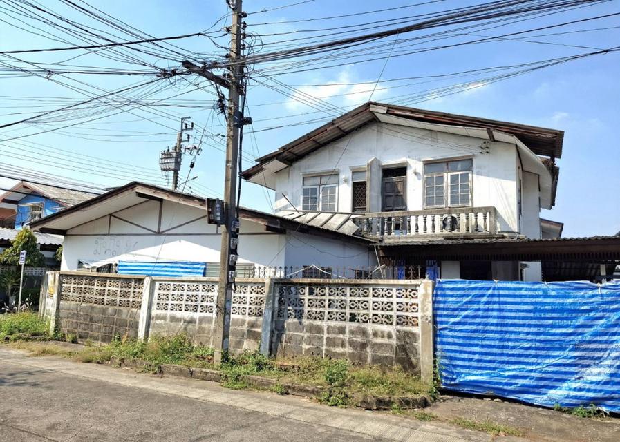 ✨ ขายบ้านแฝด 2 ชั้น หลังมุม – รุ่งสว่าง วิลเลจ 2 2 แปลงรวม ขนาดใหญ่ 70 ตร.ว. (35+35) ทำเลศักยภาพ ใกล้ MRT สายสีชมพู 1