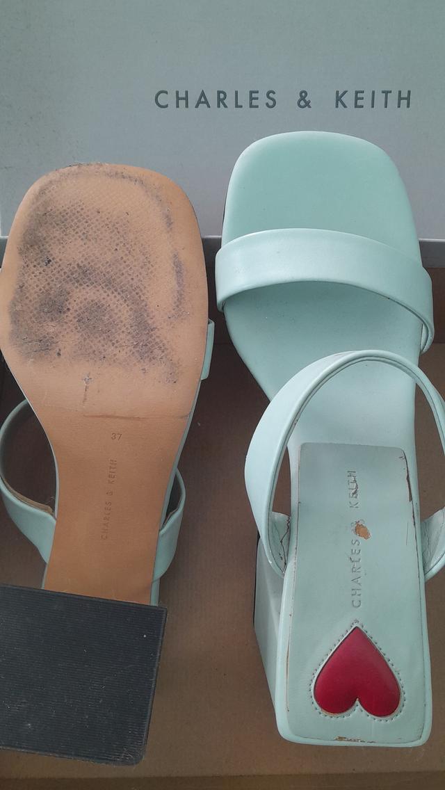 รองเท้าส้นสูง Charles&Keith