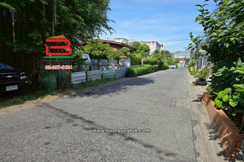 ที่ดินเปล่า เนื้อที่ 30 ตร.ว. ชุมชนเปรมฤทัย (เฉลิมพระเกียรติร.9 ซอย 14 แยก 30), ใกล้วัดตะกล่ำ ถนนศรีนครินทร์ แขวงหนองบอน เขตประเวศ